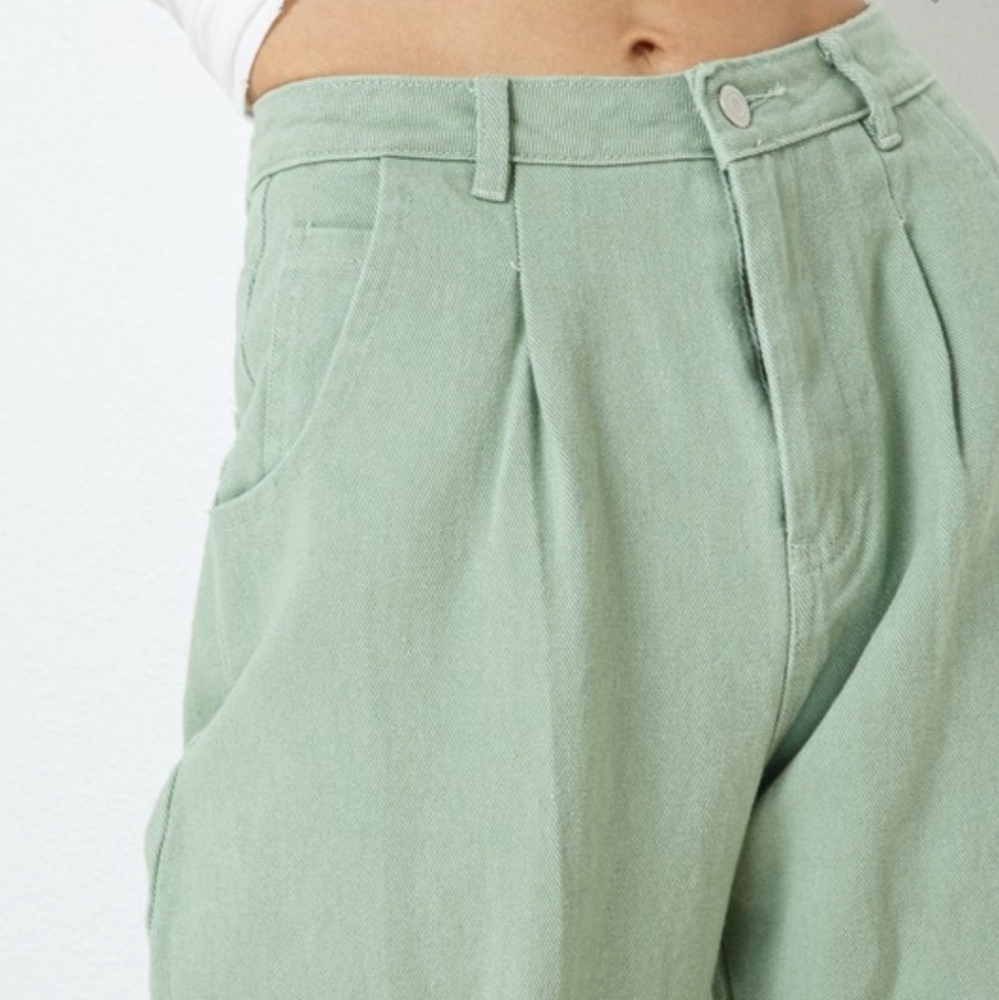 Pleated Pegged Denim Washed Pants - Picture 6 of 6